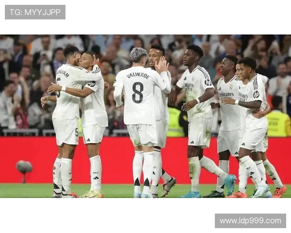 西甲国家德比伯纳乌球场星光闪